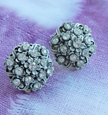 Vintage Jewelry 賽璐珞塑料 立體圓花 花卉 夾式耳環