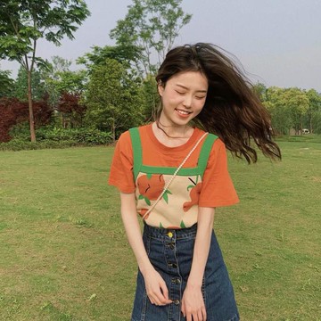 夏裝泫雅風減齡撞色小吊帶顯瘦短款背心+純色寬松女學生T恤1入