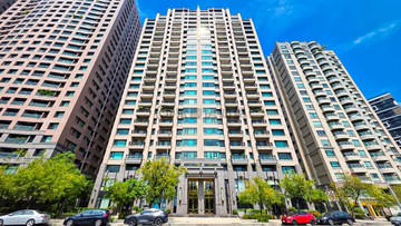 美術館第一排稀有朝南景觀皇苑豪邸｜高雄市鼓山區明誠四路