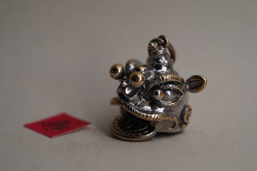 9K金醒獅吊墜 不含項鍊 -P330