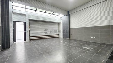 澄清湖特區2年屋全新未住精緻電梯雙車墅｜高雄市鳥松區育成三街