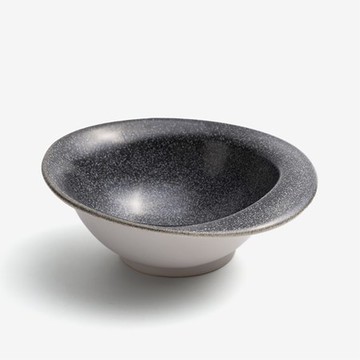 WAGA 弧曲霧灰 16.5cm 不規則陶瓷碗｜黑｜單品
