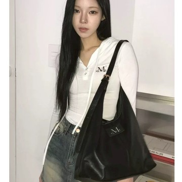 【台現】MUCENT 韓國超火設計師品牌 斜背包 皮革 側背包 大容量 韓國包包 通勤包 日常包 包包 肩背包 韓國代購