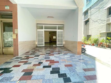 鳳山車站-三角窗內外翻新正街上騎樓透天｜高雄市鳳山區文聖街