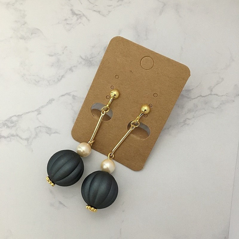 ハンドメイドアクセサリー イヤリング マットなカボチャのふりふりゆらゆらシンプルかわいい 通販 Lineポイント最大5 0 Get Lineショッピング