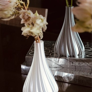 Moiré Vase｜絲光花瓶 - 銀色