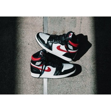 S.G Air Jordan 1 Retro High Black Gym Red 紅鉤 575441-061  黑腳趾