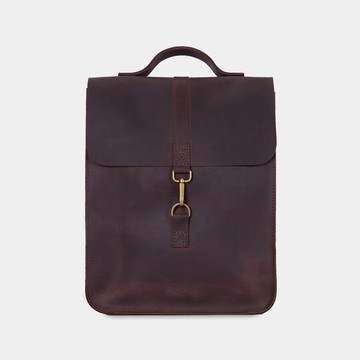 極簡棕色皮革背包