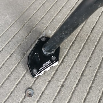 特惠直降 熱賣特惠🎈摩託車腳撐墊 邊撐加大底座 延長墊支撐摩託配件適用於KTM 1290 1190 1090 1050