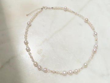 銀色月光下 À la lumière de la lune argentée