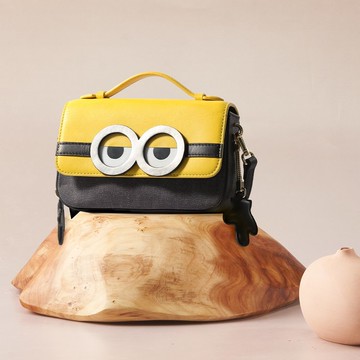 【滿額贈】Minions織物鑲牛皮革側孭袋 斜背包 情人節禮物