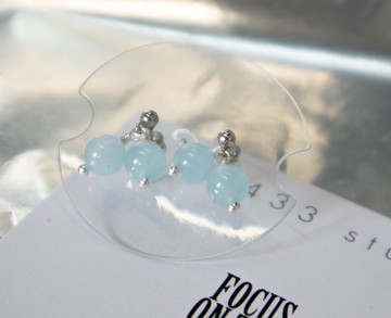 925純銀幸福雙生果子。海藍寶6mm。垂吊耳釘