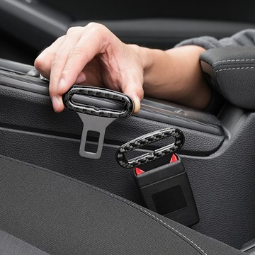 碳纖紋安全帶消音扣 安全帶插銷 汽車安全扣 安全帶插扣 安全帶插片 安全帶卡扣 消音片【CO0103】普特汽車精品