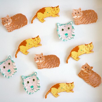 微笑小波狗狗 細棉刺繡別針 繡花別針