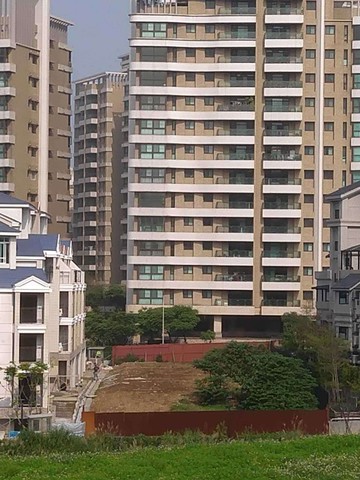 家樂福‧特力屋‧淡水新市政~微笑社區別墅旁建地｜新北市淡水區公司田段