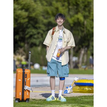 PD大人奶黃色夏日短袖襯衫男生青少年度假風穿搭出游帥氣開衫上衣