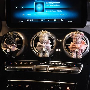 奔馳寶馬奧迪車載香水汽車空調出風口香薰高檔熊車內裝飾用品大全