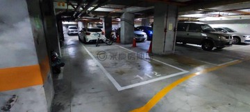 河堤萬坪公園.京城世界一期優質3房+平車｜高雄市三民區河堤路