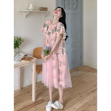 超好看網紗拼接粉色連衣裙女夏高級感寬松遮肚顯瘦法式絕美小裙子