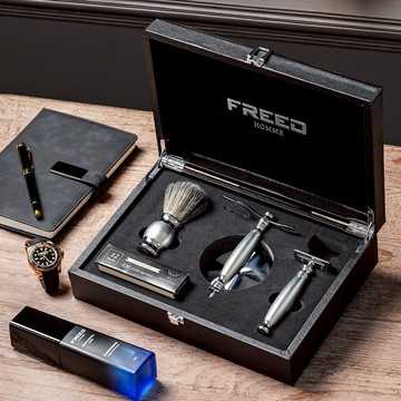 [快速出貨]【FREED】豪華四件雙刃刮鬍刀禮盒- 阿提米絲 客製化刻字 生日禮物 送禮推薦 男生禮物 摩羯座 水瓶座 禮物獨家 新品上市 情人節禮物