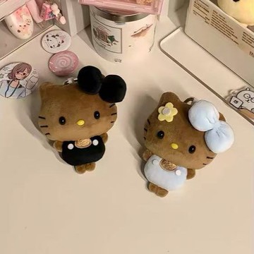臺灣出貨💥HelloKitty黑皮毛絨玩偶公仔包掛件可愛掛飾鑰匙扣情侶學生送禮物