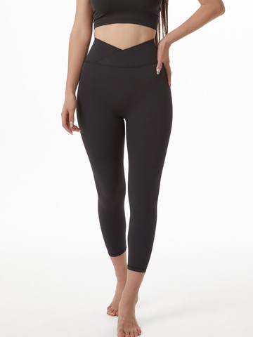 V-cut High-rise Compression 7/8 Length Leggings