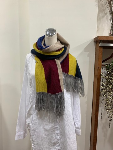 六色流蘇羊毛披肩 圍巾。獨家設計款。實用好搭。僅此一件