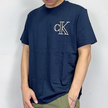 【New START精品服飾-員林】現貨 Calvin Klein CK 側邊立體電繡字母 短袖上衣 短袖 短T