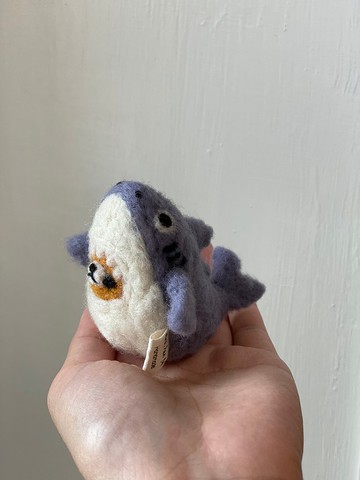 鯊魚咬熊熊 羊毛氈口金包訂製