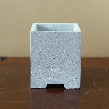 中方型極簡花器