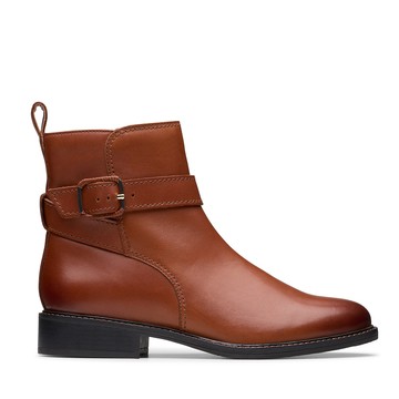 Clarks 摩登經典- Renewal Style方型搭釦拉鍊設計工程靴(深棕色) CLF78755B-女