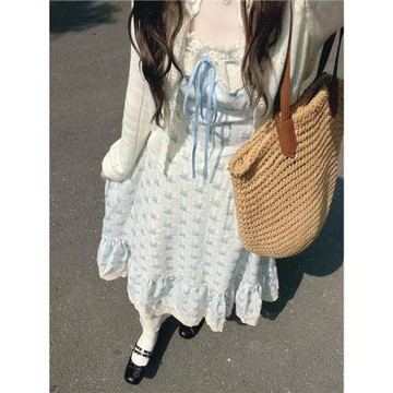 法式甜美碎花連衣裙女2026夏日穿搭方領收腰顯瘦吊帶裙氣質長裙夏