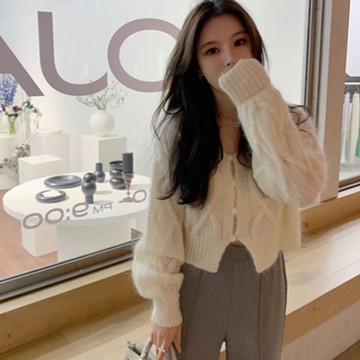 La BellezaV領薄針織排釦麻花薄款針織外套