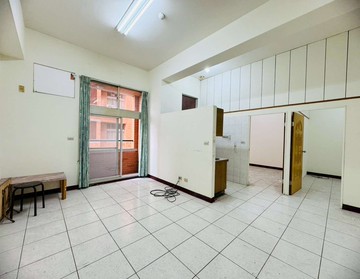 Ｑ妮‼️南區美村商圈大時代兩房平車｜台中市南區工學一街