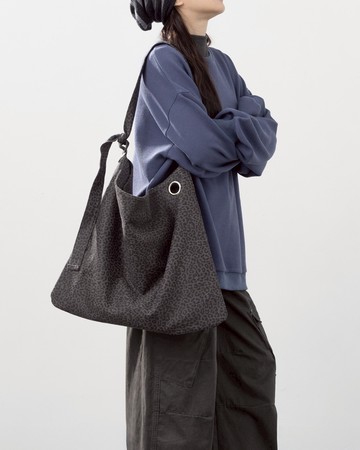 豹紋釦環綁結麂皮肩背包 兩色售