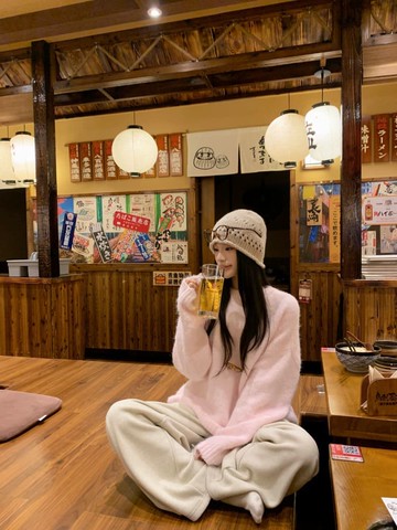 【新品上架】草莓布蕾慵懶寬鬆圓領針織上衣-92045