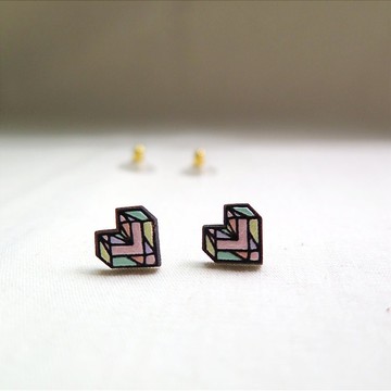 彩色繽紛小愛心木製耳環