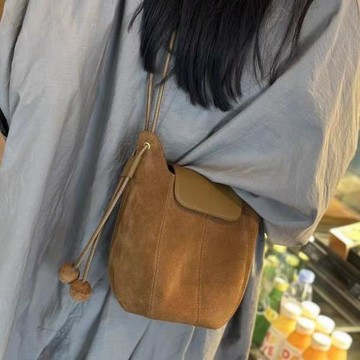 包包女2025新款韓國ins學院風小眾磨砂百搭水桶包精致單肩斜挎包