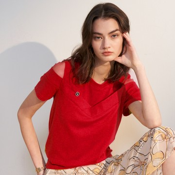 CLL巧玲瓏 裸肩網紗拼接V字上衣(紅色) 7133971