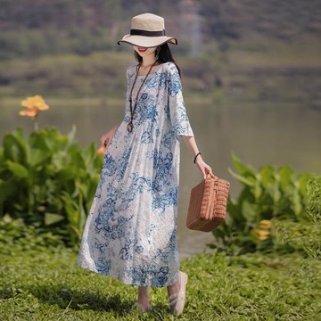 23夏新款文藝棉麻大碼寬松顯瘦圓領五分袖民族風女連衣裙度假風
