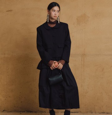 Vittre 復古短版西裝 | 娃娃領包扣正肩設計 | 日系學院感小外套