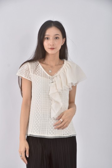 (M) heraya蕾絲珍珠拼接杏色短袖上衣