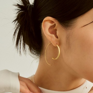 兜圈 金屬感造型耳環