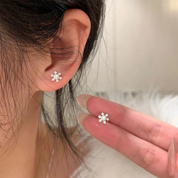 【無耳洞可戴】耳夾無耳洞女銀色雪花耳釘女年新款耳環小衆精緻高級耳飾抗敏 耳夹 耳環 耳針 银饰 耳钉 饰品 銀針