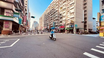 亞洲新彎區/三多商圈/三角窗建地｜高雄市前鎮區愛群段
