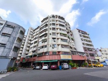 陽明商圈本安生態公園第一排/大空間美三房+雙平車｜高雄市三民區黃興路