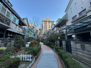 【專任】稀有煙波儷舍透天5房雙車庫｜新竹市東區柴橋路