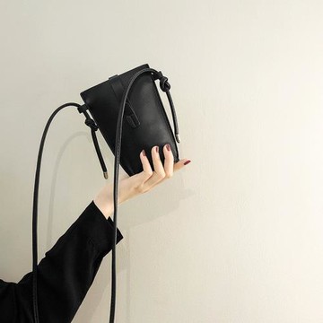 小眾設計迷你小包包女夏2025新款潮韓版百搭時尚斜挎包網紅手機包