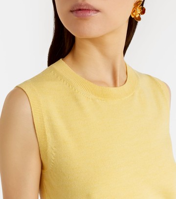 Oscar de la Renta Virgin wool sweater vest