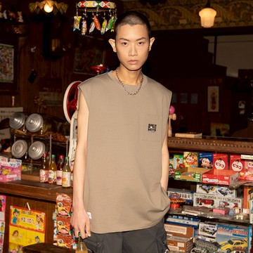 CACO-口袋款彈孔痕無袖背心-男女共穿【J1SK009】